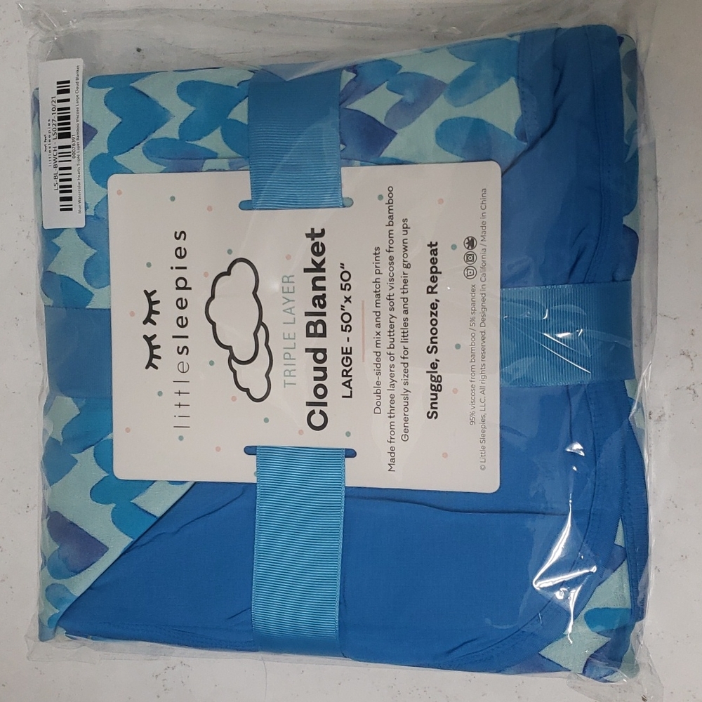 LITTLE SLEEPIES CLOUD BLANKET ☁️ 😍  in limited edition Blue Hearts